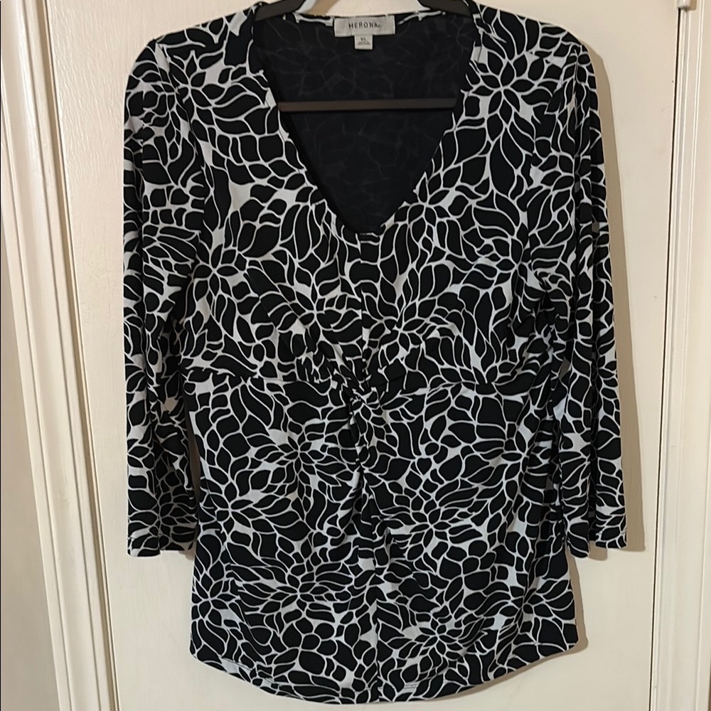 Merona Black and White Women's Top-‎ XL